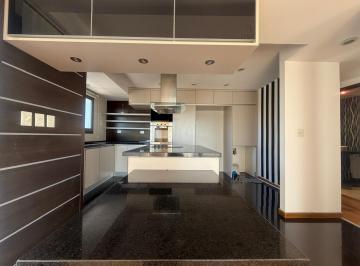 Departamento · 140m² · 4 Ambientes · 1 Cochera · Departamento en Alquiler de 4 Ambientes con Cochera y Pileta
