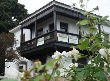 Casa · 625m² · 6 Dormitorios · 1 Cochera · Paseo Guemes 00