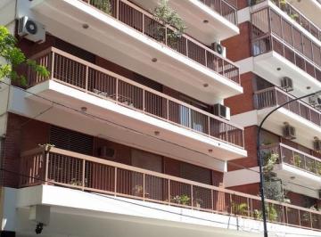 Departamento de 3 ambientes, Caballito · Excelente Piso, Balcon Aterrazado, Frente Al Pque Rivadavia, 117 m² Como Nuevo
