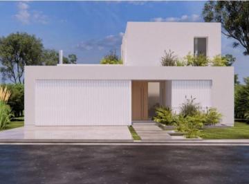Casa · 303m² · 4 Ambientes · 3 Cocheras · Casa en Venta de 3 Dorm. en Barrio Azzurra, Pilar