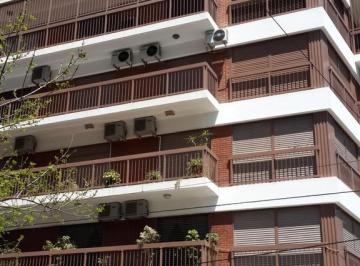 Departamento de 3 ambientes, Caballito · Piso con /palier Privado, Balcon Aterrazado, Frente Al Pque Rivadavia, 117 m²