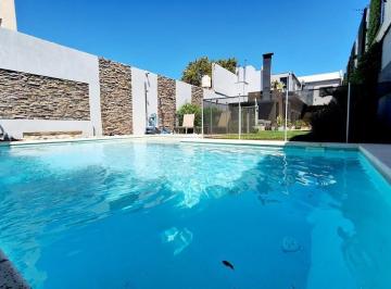 Casa · 271m² · 6 Ambientes · 2 Cocheras · Casa en Venta en Sáenz Peña, Tres de Febrero, G. B. a. Zona Oeste