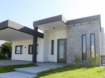 Casa · 179m² · 5 Ambientes · 2 Cocheras · Casa 5 Ambientes en Venta en Barrio Cruz del Sur San Vicente