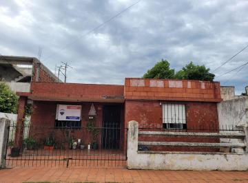 Casa · 70m² · 3 Ambientes · Venta Casa 2 Amb - Fcio Varela Gdor Costa Jardin