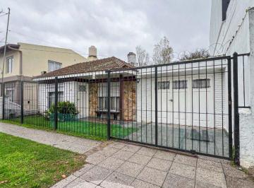 Casa · 158m² · 4 Ambientes · 1 Cochera · Venta Casa 4 Amb 2 Baño Parque Cochera Parque Luro