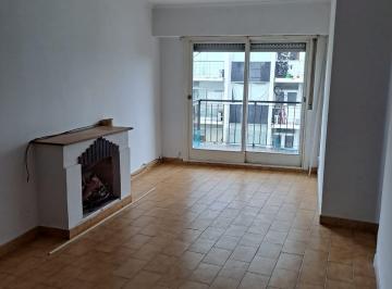 Departamento de 2 ambientes, Chacarita · Hermoso 2 Ambientes con Balcón a La Calle Sobre Av Corrientes y Concepción Arena