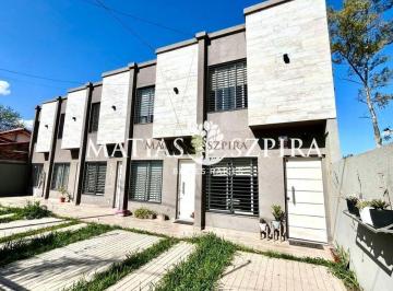 Casa · 80m² · 3 Ambientes · 1 Cochera · Duplex en Venta 3 Ambientes Castelar Sur