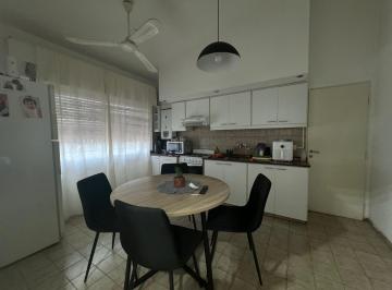 Casa · 117m² · 6 Ambientes · 2 Cocheras · Venta Casa 2 Dorm Patio Cochera Res Velez Sarsfiel