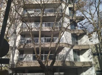 Departamento · 50m² · 2 Ambientes · 1 Cochera · Departamento de un Dormitorio con Cochera en Centro de La Plata - Diagonal 77 Entre 8 y 43