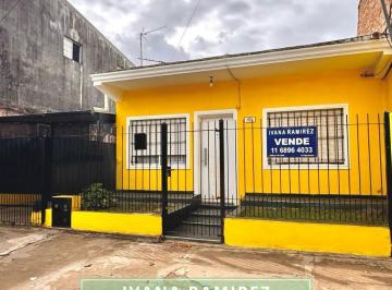 Casa · 253m² · 3 Ambientes · 1 Cochera · Casa en Venta 3 Amb. Lista Para Escriturar - Trujui, Moreno.