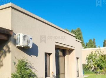 Casa · 150m² · 4 Ambientes · Casa Chalet en Venta en Manzanares, Pilar, G. B. a. Zona Norte