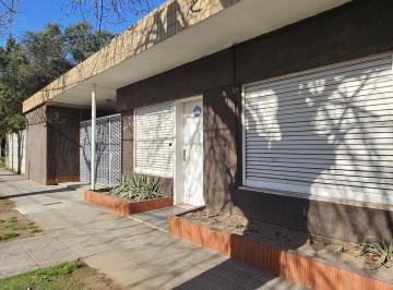 Casa · 75m² · 3 Ambientes · 1 Cochera · Casa 3 Amb a Reciclar en 270 m² en Ramón Castro y Tejedor, Carapachay