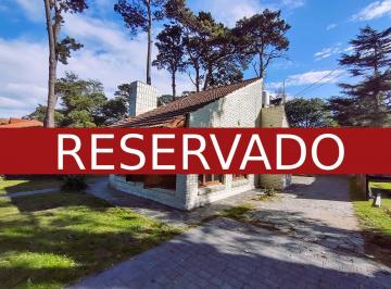 Casa · 136m² · 4 Ambientes · 1 Cochera · Venta | Apto Credito | Casa 4 Amb C Parque | Bosque P Ramos
