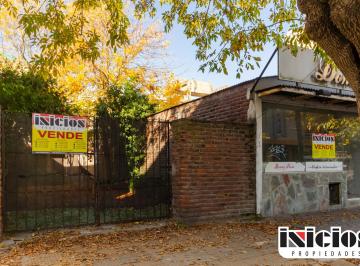 Local comercial de 2 ambientes, Mar de Ajó · Local Mas Vivienda: Carreras N° 170 E/ Marano y Espora - Mar de Ajó - C953