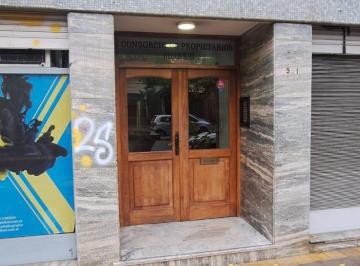 Oficina comercial , Ciudad de Mendoza · Oficina en Calle Mitre Casi Pedro Molina en Pb