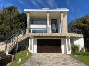 Casa · 594m² · 4 Dormitorios · 3 Cocheras · Casa Luxury en Cariló Alquiler Temporal a m del Mar