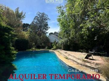 Casa · 260m² · 2 Dormitorios · 3 Cocheras · Alquiler Temporario en Bosque Peralta Ramos con Pileta y Quincho