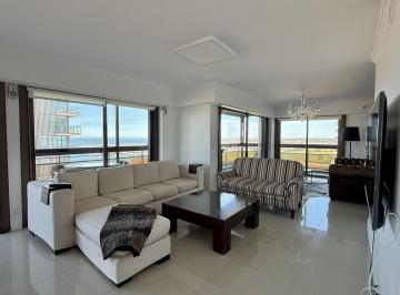 Departamento · 209m² · 5 Ambientes · 2 Cocheras · Excelente Piso en Pleno Playa Grande, con Vista Al Mar