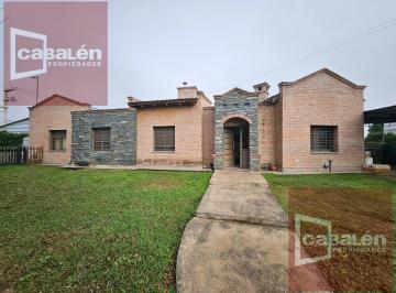 Casa · 220m² · 10 Ambientes · 4 Cocheras · Quintas de Italia III, Casa con Pileta y Cochera