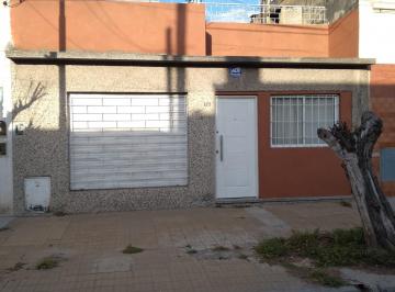 Casa de 3 ambientes, Tres de Febrero · Casa en Lote Propio