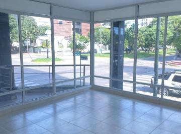Local comercial · 70m² · 1 Cochera · Local Comercial/oficina en Esquina con Cochera