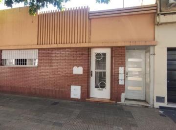 Casa de 2 ambientes, Ciudad de Santa Fe · Casa Al Frente Sobre Av General López a Media Cuadra de La Legislatura