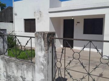 Casa · 119m² · 5 Ambientes · 1 Cochera · Se Alquila Casa en Barrio America