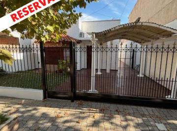 Casa · 150m² · 4 Ambientes · 1 Cochera · Casa 4 Ambientes en Excelente Estado