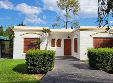 Casa de 4 ambientes, General Rodríguez · Casa en Venta en Country Las Lajas
