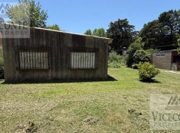 Casa Venta 1235m² de 4 ambientes · Casa 60 m², Calle La Alborada 18, "B. Parque Girado" Chascomús, Buenos Aires