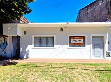 Casa de 3 ambientes, Lanús · Oportunidad - Casa 3 Ambientes con Amplio Jardín