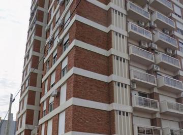 Departamento de 6 ambientes, Bahía Blanca · Av Alem 683, Vende Departamento de Tres Dorm.