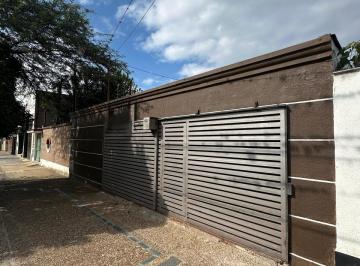 Casa de 7 ambientes, San Miguel de Tucumán · Casa en Venta, 3 Dorm. con Cochera y Pileta