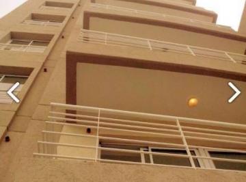 Departamento de 2 ambientes, Lanús · Apto Credito - Dos Ambientes con Cochera Cubierta