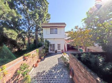 PH · 142m² · 6 Ambientes · 6 Cocheras · Casa a La Venta en Casal 966 Temperley