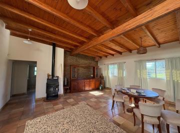 Casa · 110m² · 3 Ambientes · 2 Cocheras · Casa en Venta en Ibarlucea en Pasaje Privado.