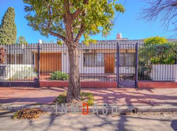 Casa · 132m² · 4 Ambientes · 1 Cochera · Casa en Venta 3 Dorm. en Zona Norte