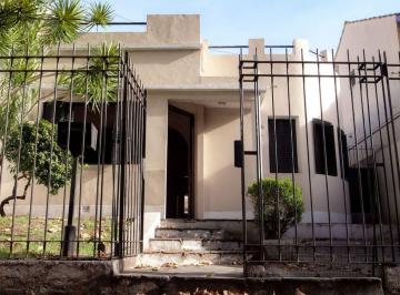 Casa · 121m² · 3 Ambientes · 1 Cochera · Venta Casa 3 Amb San Andres Quincho Pileta
