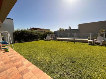 Casa · 90m² · 6 Ambientes · 1 Cochera · Venta - Casa 2 Habitaciones, Jardín, Cochera y Pileta - Tierra de Sueños 2, Roldán.