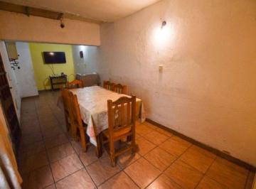 Casa · 138m² · 5 Ambientes · 1 Cochera · Venta Casa de 3 Dorm.. Cochera
