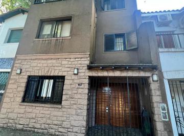 Casa · 198m² · 7 Ambientes · 1 Cochera · Casa en Olivos - Vias/rio