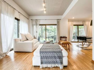 Casa · 740m² · 7 Ambientes · 2 Cocheras · Casa en Country Club Newman Benavidez Pdo de Tigre