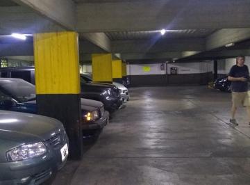 Garage · 13m² · 1 Cochera · Comoda Cochera Cubierta Muy Bien Ubicada - Olazabal y Amenab