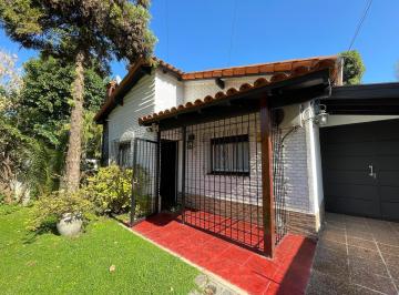 Casa · 550m² · 4 Ambientes · 2 Cocheras · Casa de 4 Ambientes en Venta en Burzaco