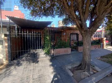 Casa · 187m² · 4 Ambientes · 1 Cochera · Casa Depto B° Mariano Fragueiro No Apto Credito