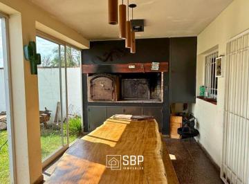 Casa de 5 ambientes, Córdoba · Duplex en Venta | Barrio Urca | 3 Dorm | 3 Baños | Pileta