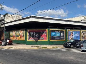Bodega-Galpón · 400m² · Terreno en Venta con Ex Estacion de Servicio Caba