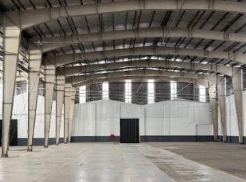 Bodega-Galpón · 4742m² · Galpón en Alquiler en Bernal