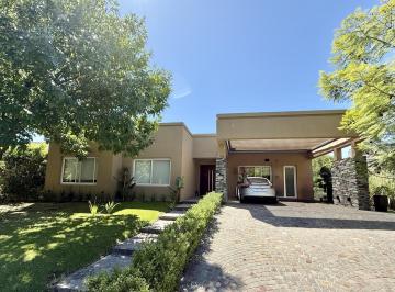 Casa · 190m² · 4 Ambientes · 2 Cocheras · Casa de 4 Ambientes en Venta en La Reserva Cardales