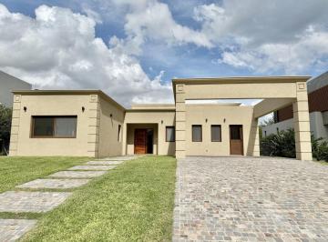 Casa · 230m² · 4 Ambientes · 2 Cocheras · Casa en Venta en La Reserva Cardales